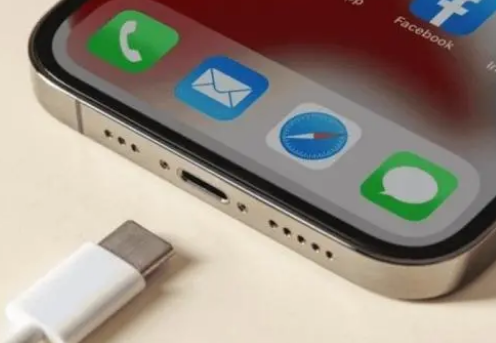 上蔡苹果15维修分享iPhone15改USB-C接口后能和安卓用户互借充电器吗